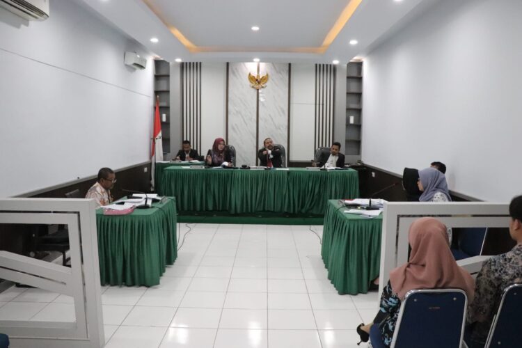 Mahasiswa Gugat PN Padang Gegara Judul Skripsi, Ini Respons Pengadilan 1 Mahasiswa di Padang menyengketakan PN Padang terkait judul skripsi yang hendak ia buat. (Foto: radarsumbar.com/Dok. PPID KISB)