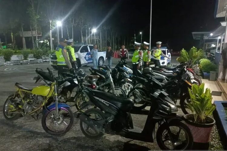 Tindak Balap Liar, Polres Agam Jaring 20 Motor Pakai Knalpot Racing 1 Kendaraan sepeda motor yang diamankan Polres Agam. (ANTARA/Humas Polres Agam)