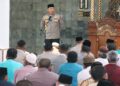 Jumat curhat Kapolda Sumbar di Masjid Raya Koto Tangah. (Dok. Bidhumas)