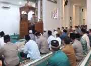 Kapolda Sumbar ‘Jumat Curhat’ di Mesjid Nurul Iman