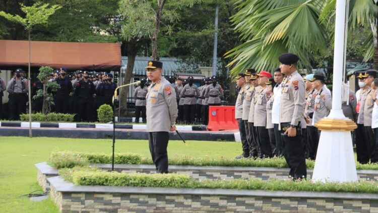 Apel Pagi, Kapolda Sumbar Berterimakasih kepada Seluruh Personel 1 Kapolda Sumbar pimpin apel pagi 2 Januari 2023