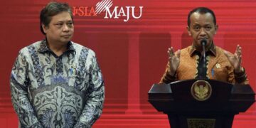 Menteri Investasi/Kepala BKPM Bahlil Lahadalia dan Menko Perekonomian Airlangga Hartarto memberikan keterangan pers di Kantor Presiden, Jakarta, Rabu (11/01/2023). (Dok. BKPM)