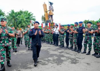 Panglima TNI dan Kapolri pastikan keamanan pembangunan di Papua. (Dok. Divhumas Polri)