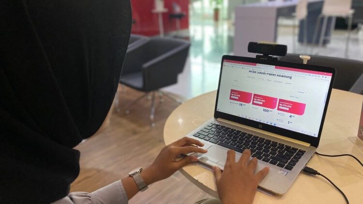 Permudah Komunikasi, Telkomsel Hadirkan Paket RoaMAX Umroh 1 Paket RoaMAX Umroh. (Telkomsel)