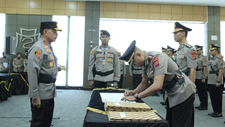 Kapolda Irjen Pol Suharyono pimpin sertijab di Mapolda Sumbar. (Dok. Humas Polda Sumbar)