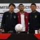 Shin Tae-yong dan Dendi usai jumpa pers jelang laga. (PSSI)