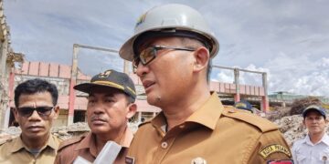 Program Unggulan Kota Padang akan Direalisasi di 2023 7 Wali Kota Padang Hendri Septa saat mengunjungi Pasar Raya Padang. (Dok. Humas)