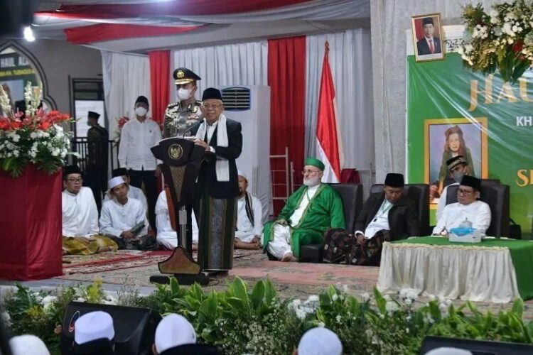 Ini Kata Wapres soal Pengibaran Bendera Partai Ummat di Masjid 1 Wakil Presiden RI Ma’ruf Amin saat menghadiri Haul KH. TB. Muhammad Falak Abbas ke-51, di Bogor, Jawa Barat, Sabtu (7/1/2023). ANTARA/HO-BPMI Setwapres