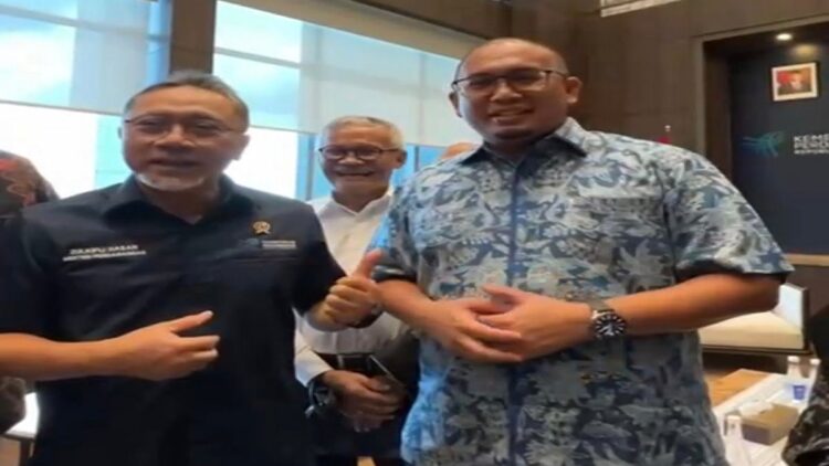 Andre Rosiade Minta Menteri Perdagangan Revitalisasi Pasar Ulak Karang Padang 1 Andre Rosiade bertemu Mendag Zulhas membicarakan terkait revitalisasi Pasar Ulak Karang, Padang. (Foto: Istimewa)