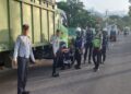 Ngetem di Pinggir Jalan, Puluhan Truk di Padang Digembosi Petugas