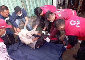 Gempar, Mayat Lelaki Tua Ditemukan Depan Toko di Simpang Aur Bukittinggi 10 Gempar, Mayat Lelaki Tua Ditemukan Depan Toko di Simpang Aur Bukittinggi