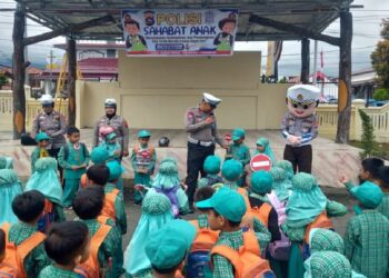 Wah! Polresta Bukittinggi Disebut Ratusan Anak TK 15 Anak TK serbu Polresta Bukittinggi. (Istimewa)