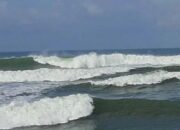 BMKG Ingatkan Masyarakat Pesisir Ancaman Gelombang Tinggi hingga 4 Meter