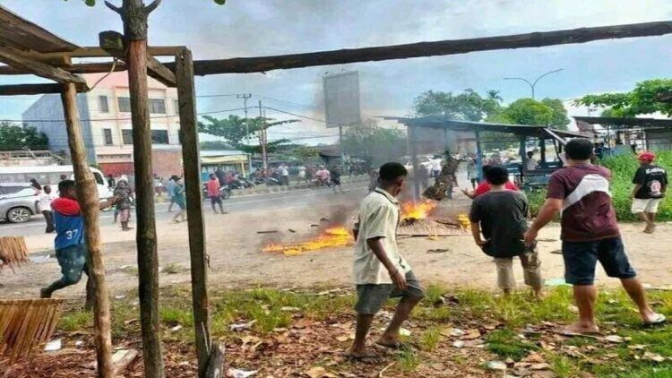 Diduga Menculik Anak, Seorang Wanita di Sorong Papua Tewas Dibakar Massa 1 (Foto: Dokumentasi Polda Papua Barat/tribratanewspolri)