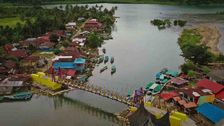 Jembatan Gantung Sungai Pisang Rampung, Pintu Berkah Warga Sekitar 1 Jembatan gantung Sungai Pisang, Kota Padang. (Istimewa)