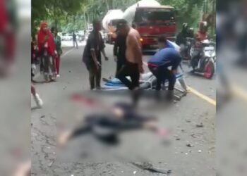 Tangkapan layar kecelakaan di Puncak Kiambang, Kabupaten Padang Pariaman pada Sabtu (14/1/2023) siang. (Foto: Dok. Istimewa)