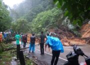 Longsor Tutup Arus Lalu Lintas di Sitinjau Lauik