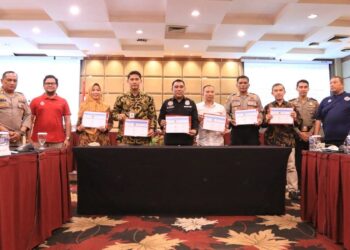 Penilaian Stadion Haji Agus Salim oleh Tim SMP Dit Pam Obvit Korps Sabhara Baharkam Polri. (Foto: radarsumbar.com/Dok. Media Officer SPFC)