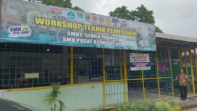 Workshop teknik mesin SMK Semen Padang. (istimewa)
