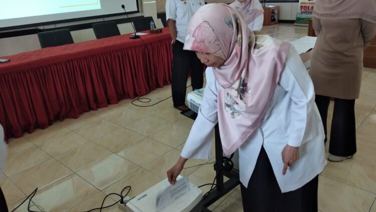 Pemusnahan dokumen arsip lama dari tiga OPD yang ada di Kota Padang. (Foto: Dok. Istimewa)