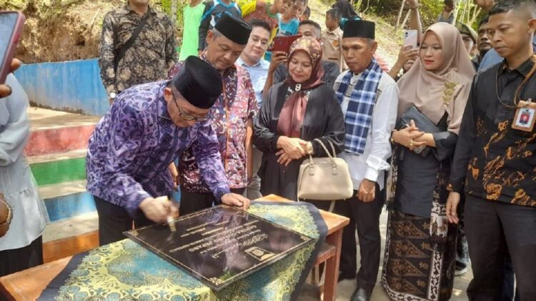 Pemko Padang meresmikan objek wisata Lubang Jepang di kawasan Tabing Banda Gadang. (Foto: Dok. Diskominfo Padang)