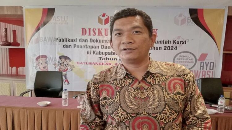 Bawaslu Tanahdatar Akui Belum Temukan Pelanggaran saat Coklit 1 Ketua Badan Pengawas Pemilu (Bawaslu) Tanah Datar, Hamdan (ANTARA/Etri Saputra)