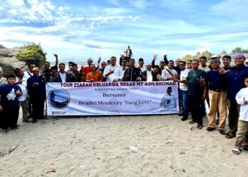 Peringati HUT Gerindra, Braditi Moulevey Wisata Ziarah Bersama Warga Kampung Rawa Domba