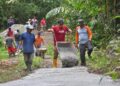 CSR Semen Padang betonisasi jalan di Bukik Gaduik. (Dok. Humas)