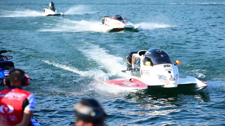 F1 PowerBoat Jadi Kebanggaan Baru Masyarakat Danau Toba 1 Balapan F1 SuperBoat di Danau Toba (Foto: BPMI Setpres)