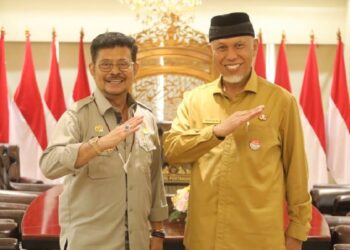 Temui Mentan, Mahyeldi: Penas Tani di Sumbar Dapat Dukungan Penuh 3 Gubernur Mahyeldi dan Mentan Syahrul Yasin Limpo bertemu membahas Penas Tani. (Dok. MMC)