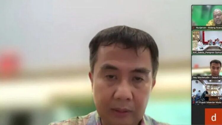 Deputi Bidang Protokoler, Pers, dan Media Sekretariat Presiden Bey Machmudin saat mengikuti rapat koordinasi HPN 2023 secara virtual di Jakarta, Jumat (3/2/2023). (ANTARA/HO-PWI Pusat)