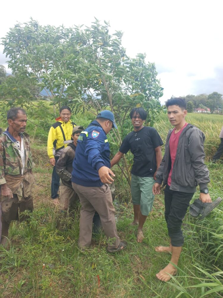 Polsek Banuhampu, Agam bersama warga menangkap dua pelaku curanmor. (Foto: Dok. Polsek Banuhampu)