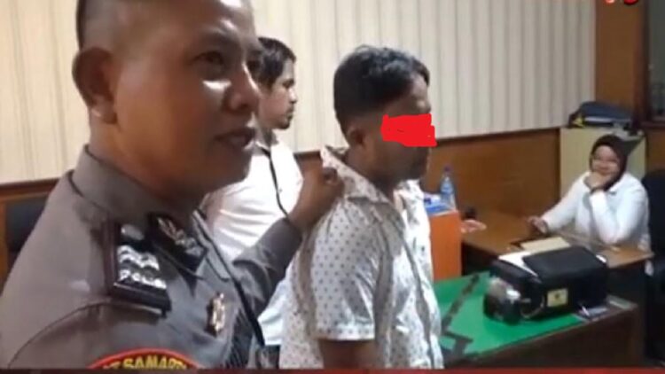 Pelaku pencabulan anak kandung diamankan polisi di Padang. (Foto: Istimewa)