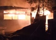 Kebakaran di Belakang SPBU Pitameh Padang, Damkar: Akses Lokasi Padat Penduduk