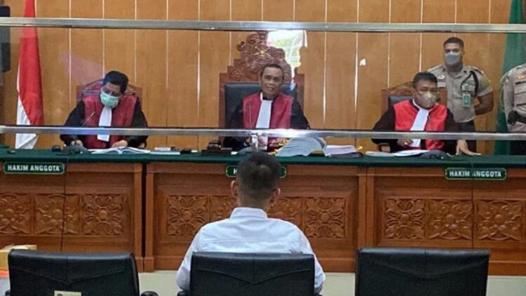 Sanggupi Perintah Teddy Minahasa Bawa Sabu ke Jakarta, Doddy: Saya Takut karena Cuma AKBP 1 Doddy Prawiranegara saat bersaksi di Pengadilan Negeri (PN) Jakarta Barat, Senin (27/2/2023). ANTARA / Walda