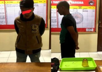 Simpan Sabu dan Ekstasi, Dua Pria dan Satu Wanita di Bukittinggi Ditangkap Polisi 8 Simpan Sabu dan Ekstasi, Dua Pria dan Satu Wanita di Bukittinggi Ditangkap Polisi