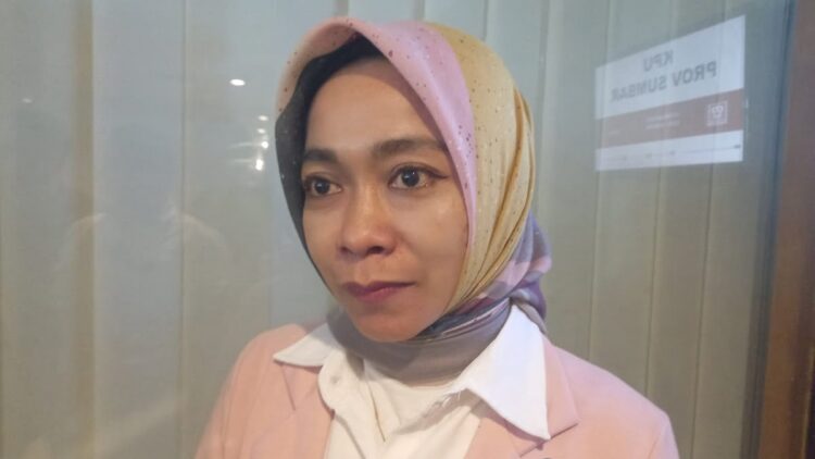 Setahun Jelang Pemilu, KPU Sumbar Optimis Penyelenggaraan Sukses 1 Ketua KPU Sumbar, Yanuk Sri Mulyani. (Foto: Dok. Muhammad Aidil)