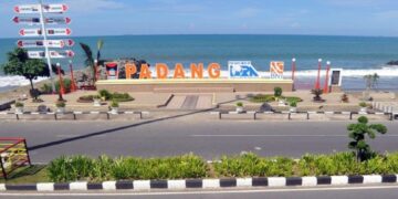 Pantai Padang. (Antara)