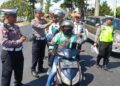 Keren! Polantas di Limapuluh Kota Bagikan Ratusan Helm Gratis 5 Kasat Lantas Polres 50 Kota Iptu Omrizal bagikan Ratusan helm gratis. (Dok. istimewa)