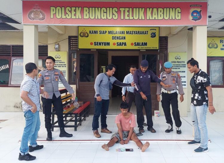 Tim Kuda Laut tangkap pengedar sabu di Bungus. (Dok Polsek Bungus)