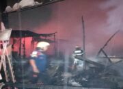 10 Petak Kontrakan dan 1 Toko di Padang Hangus Terbakar, Kerugian Capai Miliaran Rupiah