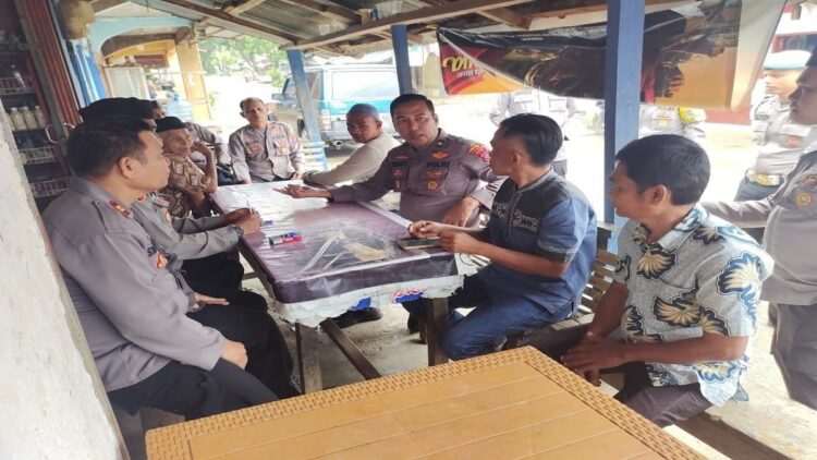 Jumat Curhat polisi yang dilaksanakan di kawasan Nagari Koto Gaek Guguak, Kecamatan Gunung Talang. (Foto: Dok. Polres Solok)