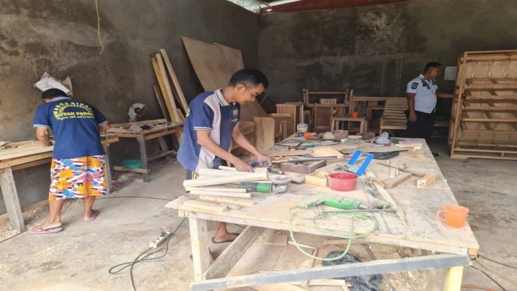 Pelatihan kemandirian dan kepribadian bagi narapidana. (Foto: Dok. Rutan Padang)