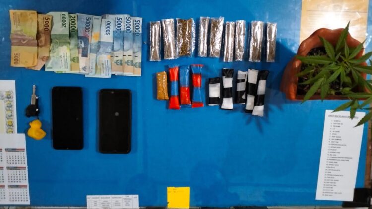 Barang bukti sabu-sabu yang disita polisi di Kabupaten Tanah Datar. (Foto: Dok. Polres Tanah Datar)