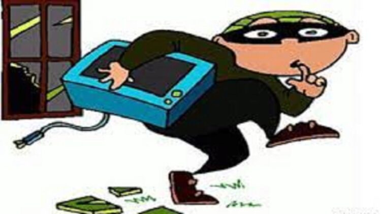 Ilustrasi pencurian laptop. (Foto: Istimewa)