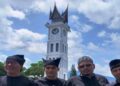 Tarik Minat Wisatawan, PKL di Jam Gadang Bukittinggi Kenakan Pakaian Adat