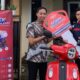 Pemenang hadiah motor program sobek berhadiah Federal Oil. (Dok. Istimewa)