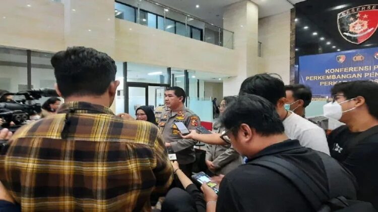 Karopenmas Divisi Humas Polri Brigjen Pol. Ahmad Ramadhan memberikan keterangan kepada wartawan di Jakarta, Kamis (16/3/2023). (ANTARA/Laily Rahmawaty)