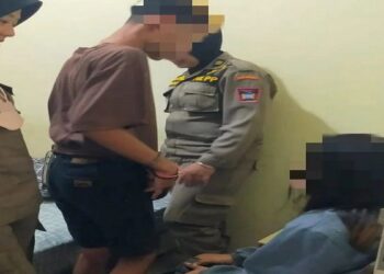 Ketahuan Ngamar, Sejoli Ini Digelandang ke Mako Satpol PP Padang