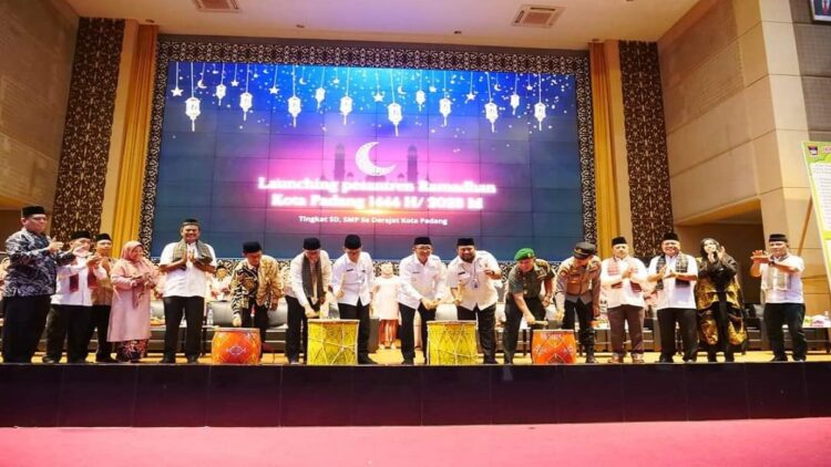 Pelaksanaan Pesantren Ramadhan di Padang Tahun Ini Alami Perubahan, Begini Penjelasannya 1 Wako Padang meresmikan Pesantren Ramadhan 1444 Hijriah. (Foto: Dok. Istimewa)